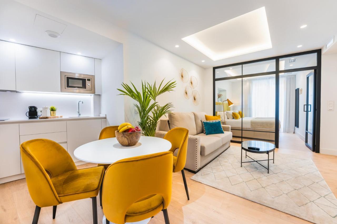 Debambu Suites Малага Екстериор снимка